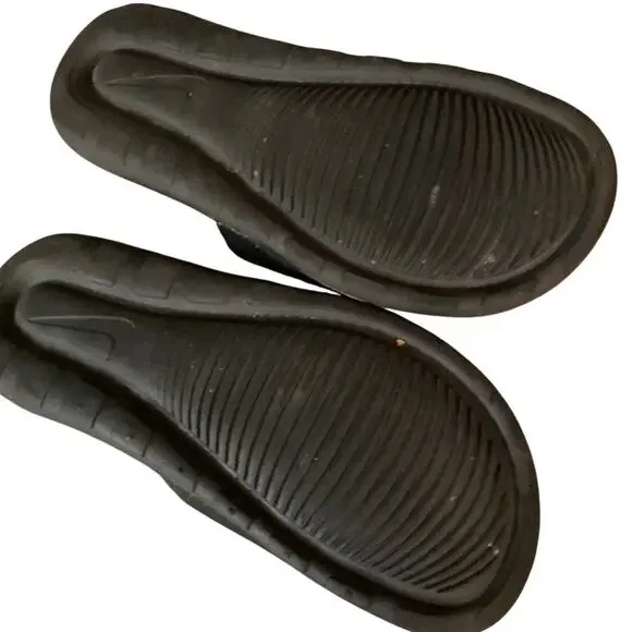 Nike Benassi Black and Gold Slides Size 8 Pre-Owned - Picture 4 of 4